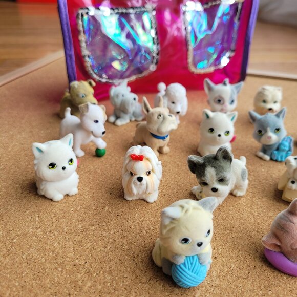 Puppy Kitty In My Pocket Flocked Dogs and Cats Soft Carrying Case Lot of 17 - Picture 4 of 12